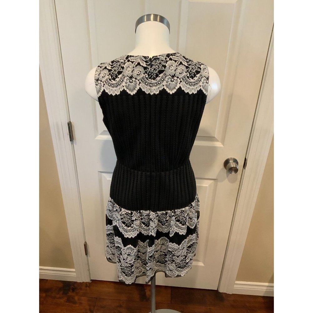 Anna Sui Black & White Floral Lace Sleeveless Mini Dress, Size 4 - Picture 6 of 9